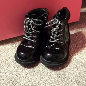 Black boots for toddler girl